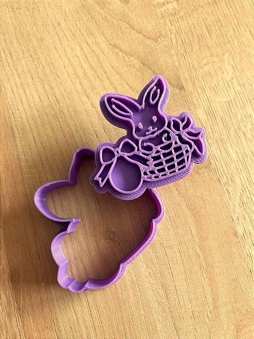 Cortador de Biscoito de coelhinho de Páscoa na cesta Colore