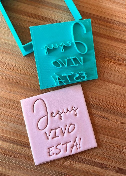 Cortador de Biscoito de Páscoa Jesus vivo está