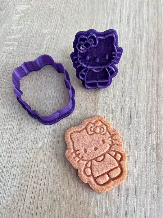 Cortador de Biscoito Hello Kitty corpinho