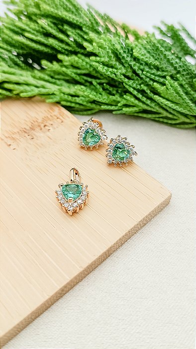 Brinco Coração Cravejado Esmeralda Verde