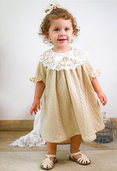 Vestido Infantil Dourado Gola da Renda Manga 3/4 Roana
