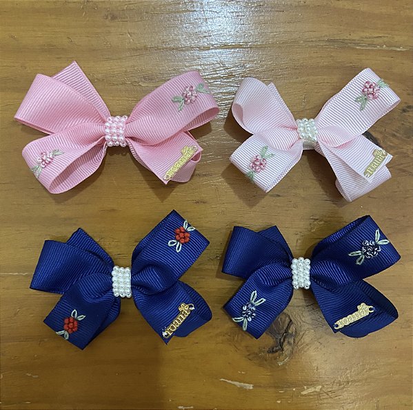 Laço Infantil Médio Bordado de Florzinhas Roana