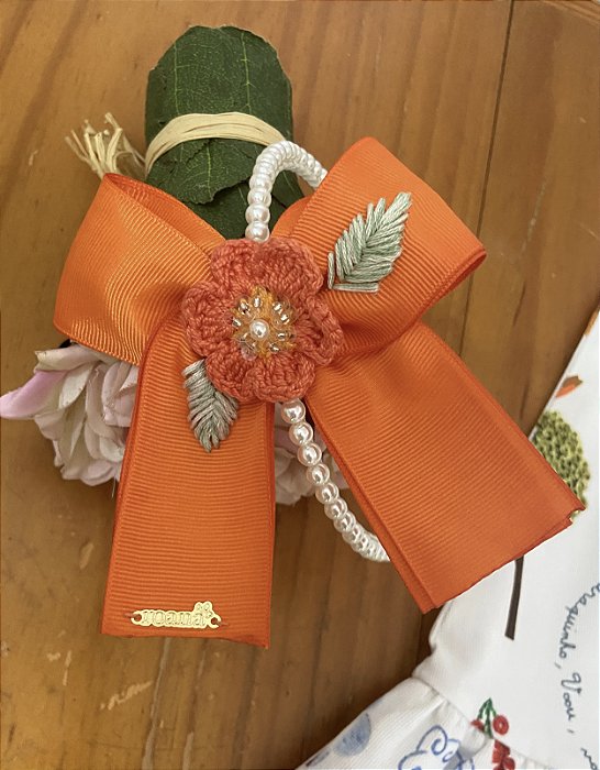Tiara Infantil Laço de Ponta com Flor de Croche Roana