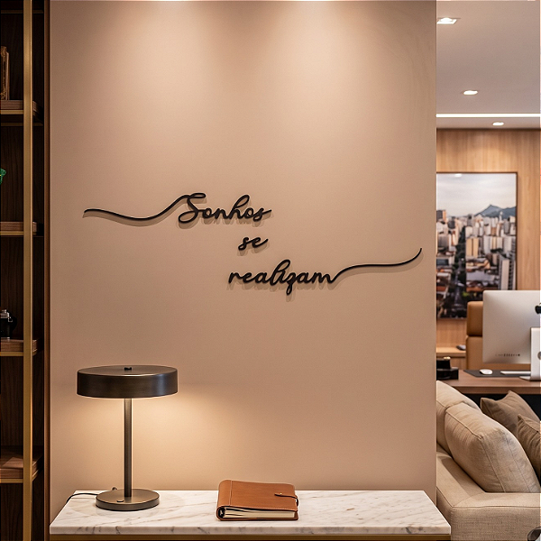 Frase de Parede em Lettering | Sonhos se Realizam - Escultura em MDF