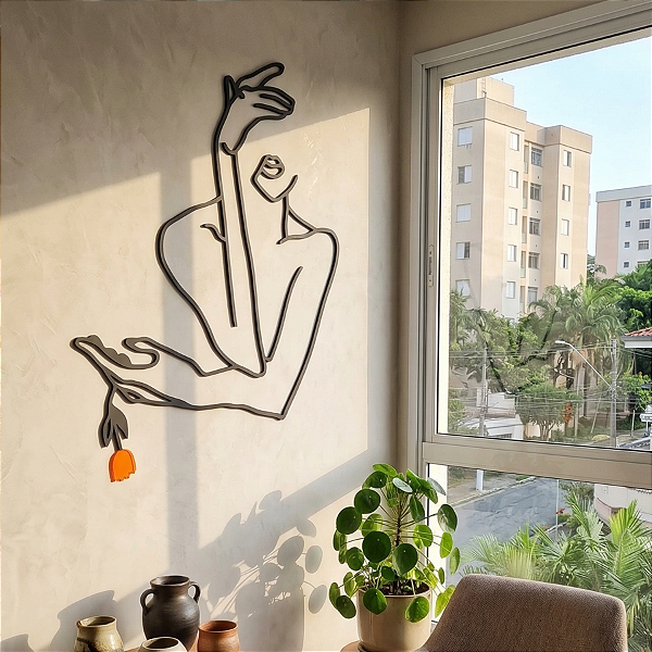 Escultura de Parede em MDF com Acrílico Espelhado – Figura Feminina | Identidade