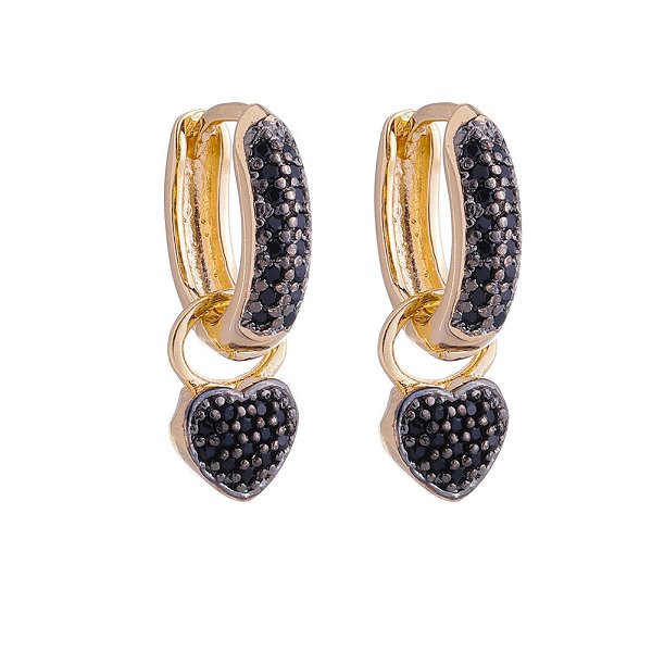 Argola Cravejada Dourada Zircônia Negra com Pingente Coração