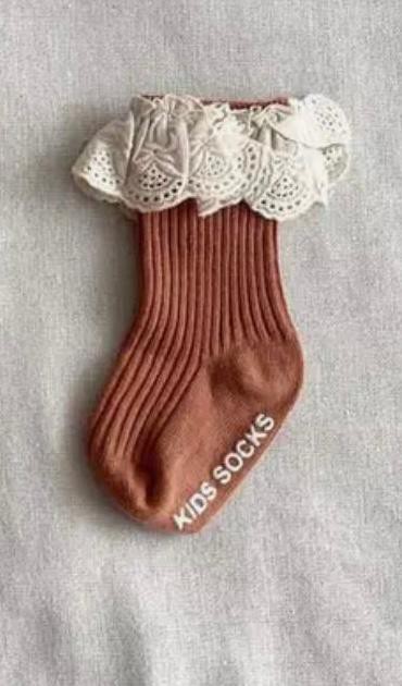 Meia com Babado Terracota - M