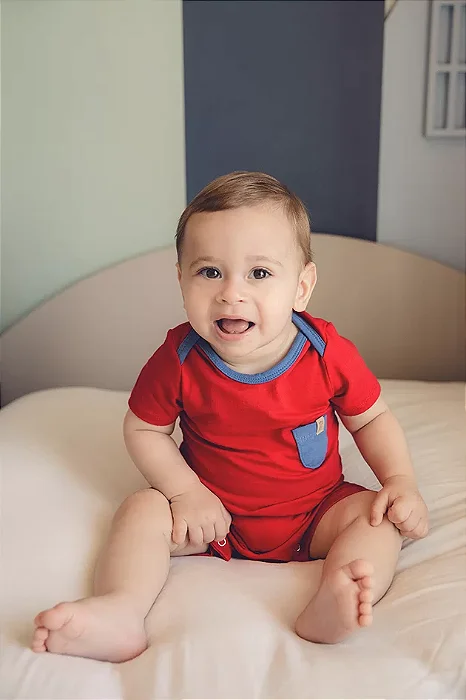 Macaquinho de Verão Vermelho Bolso Azul Jeans