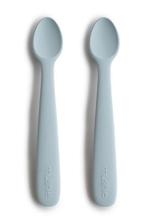 Kit com Duas Colheres para Introdução Alimentar de Silicone Azul Mushie