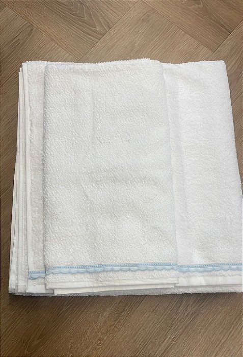 Kit 1 toalha de banho e 1 Toalha de rosto Bordado Azul