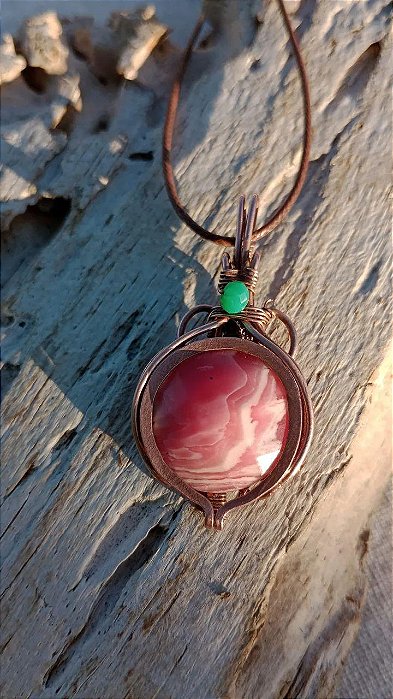 Colar com pingente artesanal de Cristal de Vidro mesclado