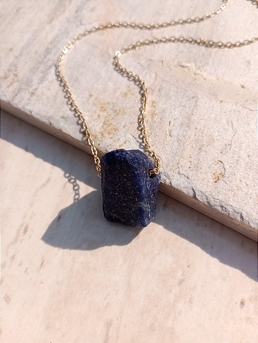 Colar com pingente de pedra Quartzo Azul bruto Sarah