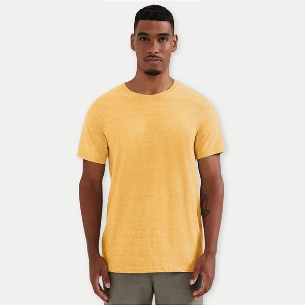 CAMISETA HERING MC COMFORT WORLD CARECA AMARELA MASCULINO ADULTO