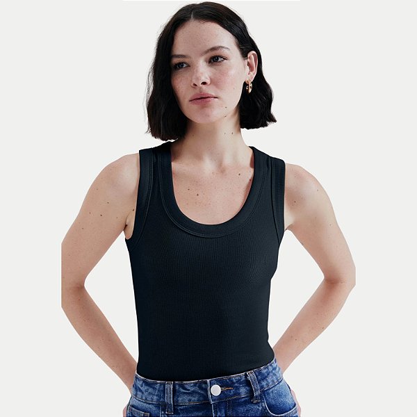 BLUSA HERING REGATA PRETA MALHA CANELADA FEMININA ADULTO
