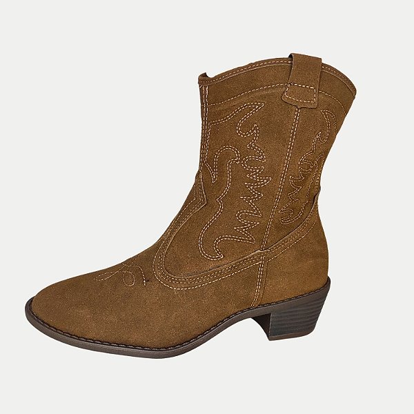 BOTA MOLECA CANO CURTO TEXANA SALTO MÉDIO MARROM FEMININO ADULTO