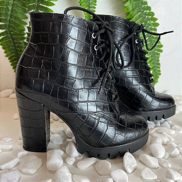 Coturno Closet Croco