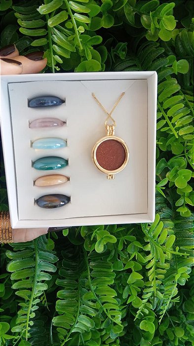Combo Relicário Coração 7 Pedras Naturais Peroladas - Folheado a Ouro