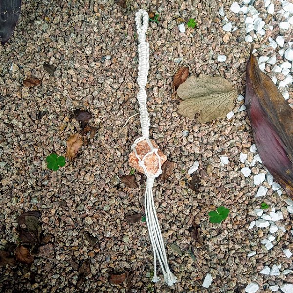 Amuleto Macramê Calcita Laranja
