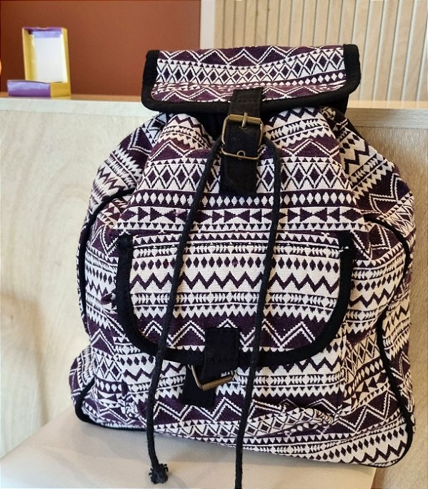 Mochila Indiana Étnica Boho Hippie Lilás e Branca