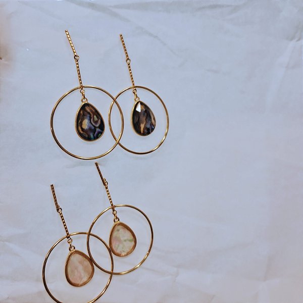 Brinco Longo Facetado Conchas - Folheado a Ouro