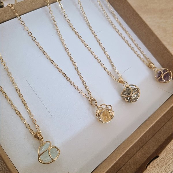 Colar Cesto com Cristal Bruto - Folheado a Ouro