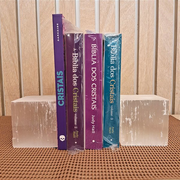 Aparador de Livro Cubo Selenita Bruta