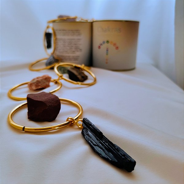 Móbile Argola Chakras - Cristais Brutos - Turmalina Negra - Dourado