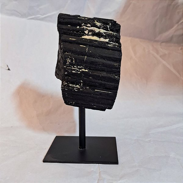 Turmalina Negra Bruta - Base de Ferro