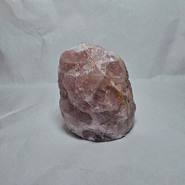 Quartzo Rosa Bruto - Base Serrada
