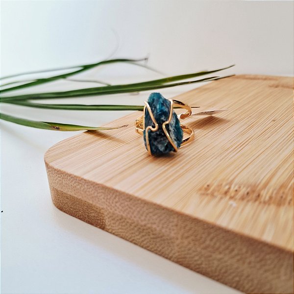 Anel Regulável Hippie Apatita Bruta - Folheado a Ouro