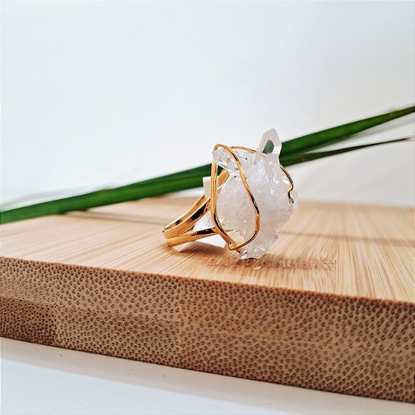 Anel Regulável Hippie Agrupamento Cristal de Quartzo - Folheado a Ouro