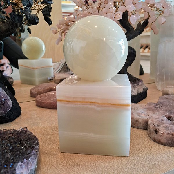 Estatueta Cubo e Esfera Ônix Verde