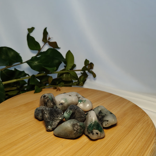 Pedra Rolada Esmeralda Natural