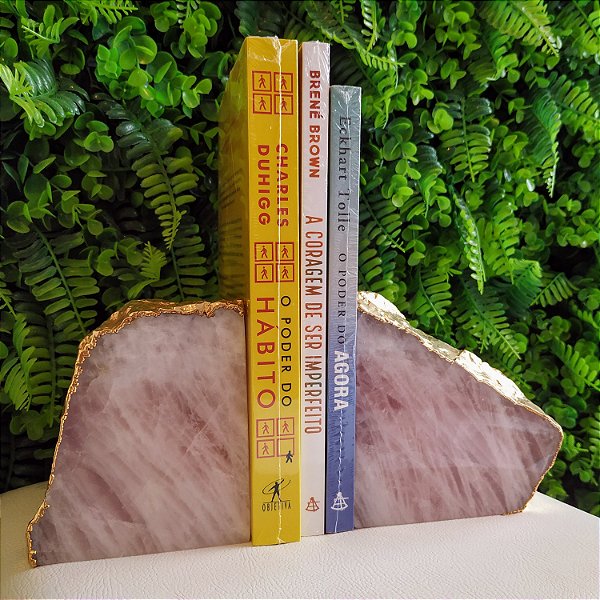 Aparador de Livros Quartzo Rosa  - Banho Dourado