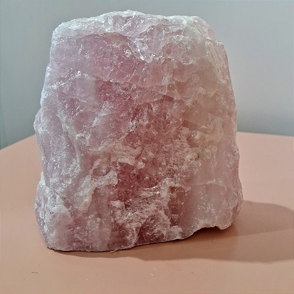 Quartzo Rosa Bruto - Base Serrada