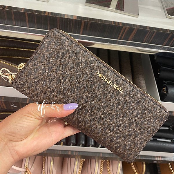 Michael Kors - Carteira Jet Set Large Phone Wrilistet Marrom Monograma
