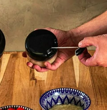 MINI PROCESSADOR MANUAL DE ALIMENTOS 2 LÂMINAS - LYOR