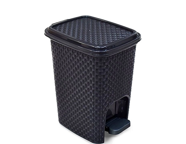 LIXEIRA RATTAN COM PEDAL PRETA 7L - ARQPLAST