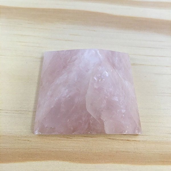 Pirâmide de Quartzo Rosa (4 cm)