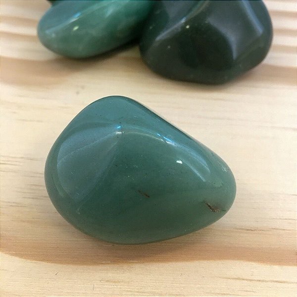 Quartzo Verde polido (4 a 5 cm)