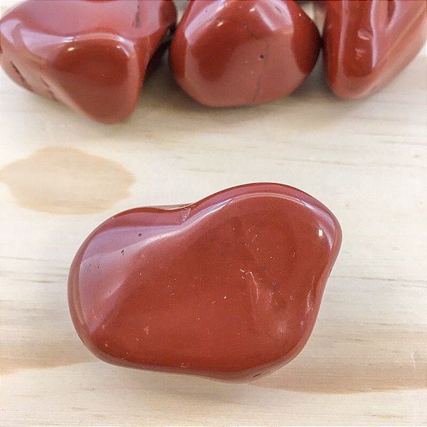 Jaspe Vermelho polido (4 a 5 cm)