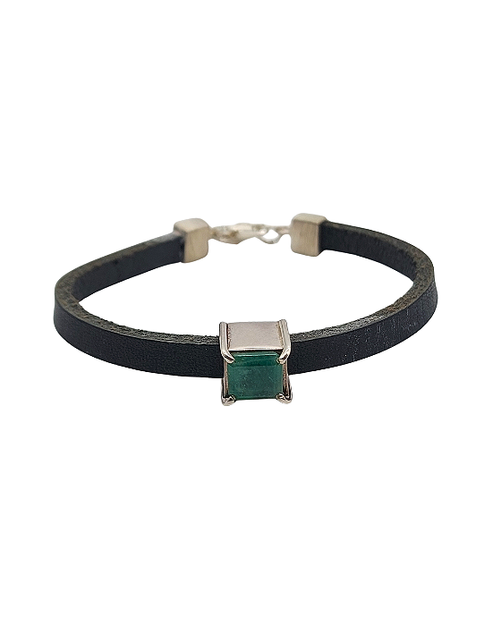 Pulseira de Couro com Pingente Quadrado de Esmeralda