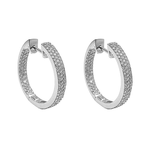 Argola em prata com ródio cravejada de zircônias