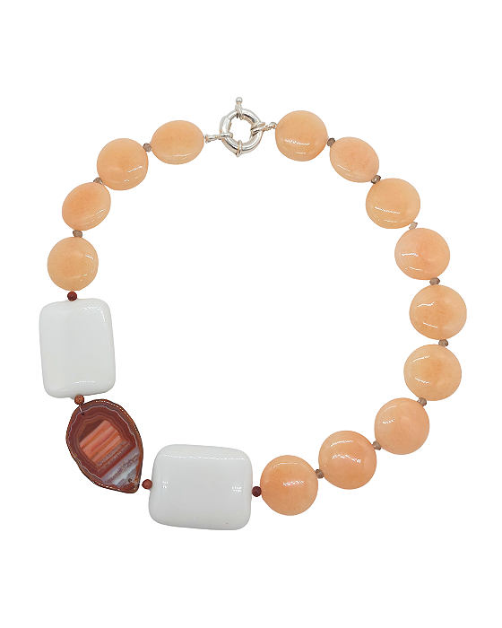 Colar de jade laranja com ágatas brancas e ágata marrom