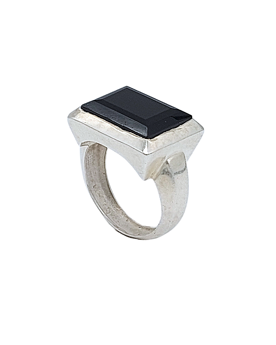 Anel de Prata com Onix Preto Retangular