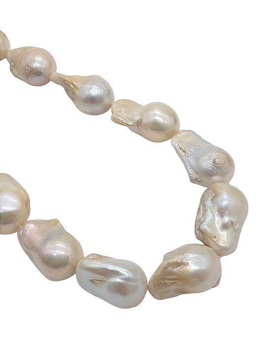 Colar de Pérolas Barrocas com Fecho de Ímã