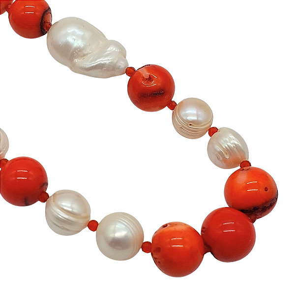 Colar de Coral com Pérolas e Fecho Ímã
