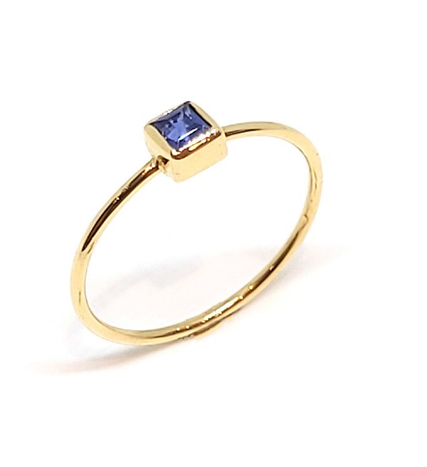 Anel em Ouro 18k Amarelo com Safira Azul