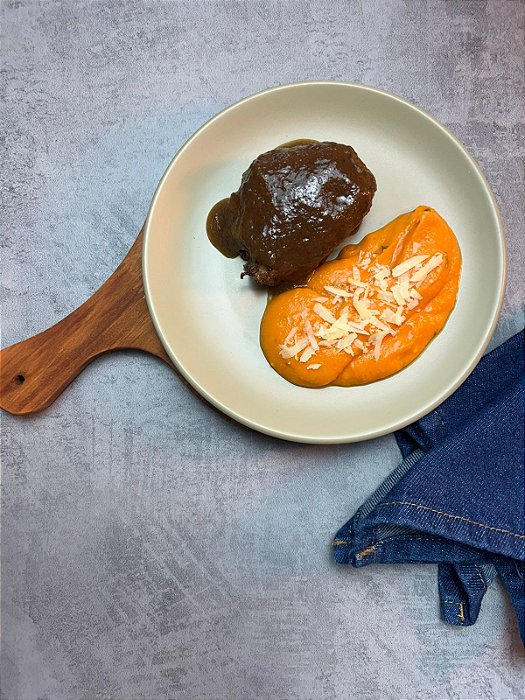 Bife à pizzaiolo com purê de abóbora
