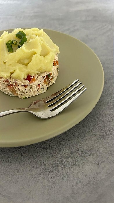 Frango desfiado com purê de batata doce